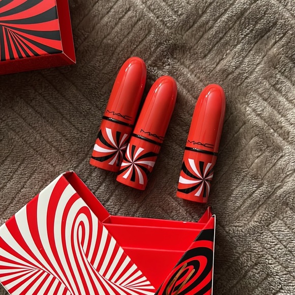 MAC tiny tricks mini lipstick trio: red - Picture 4 of 5